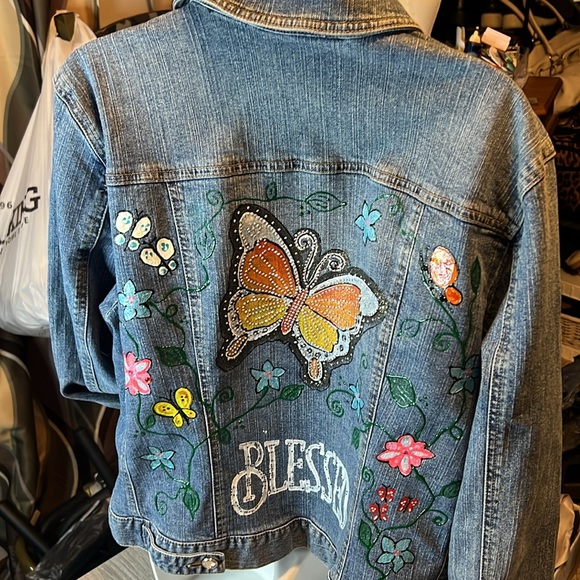 Hand Painted rhinestone Jean Jacket. One of a kind! - Picture 6 of 6